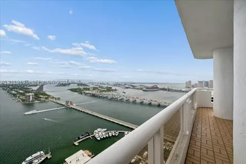 1717 N Bayshore Dr #A-4231, Miami, FL 33132