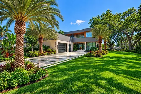 700 SW 12th Ave, Fort Lauderdale, FL 33312