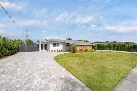 8841 SW 20th St, Miami, FL 33165