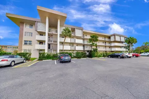 2800 NW 47th Ter #202A, Lauderdale Lakes, FL 33313