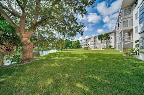 2800 NW 47th Ter #202A, Lauderdale Lakes, FL 33313