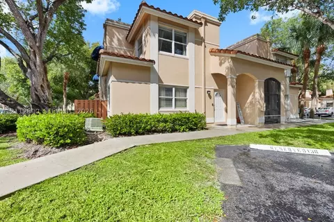 599 Racquet Club Rd #68-17, Weston, FL 33326