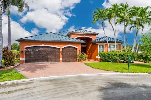 3900 SW 195th Ter, Miramar, FL 33029