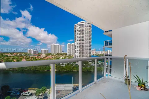 20515 E Country Club Dr #1048, Aventura, FL 33180
