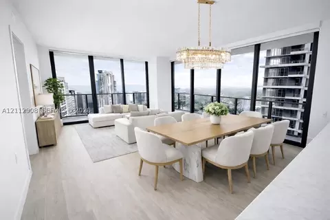 1300 S Miami Ave #3506, Miami, FL 33130