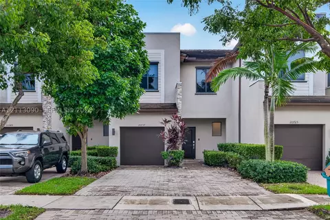 20737 NE 2nd Ct, Miami, FL 33179