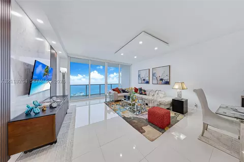 100 Bayview Dr #PH06, Sunny Isles Beach, FL 33160
