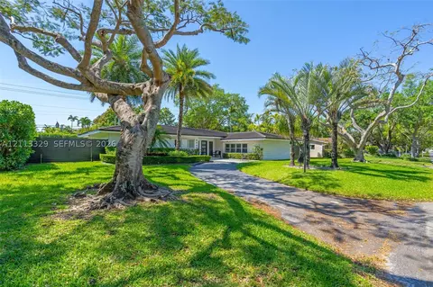 6440 SW 144th St, Coral Gables, FL 33158