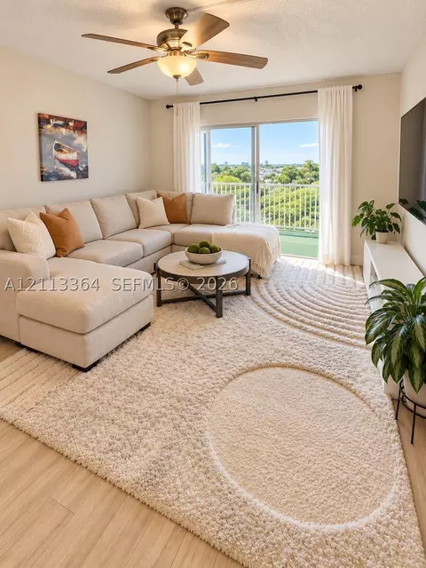 4200 Hillcrest Dr #717, Hollywood, FL 33021