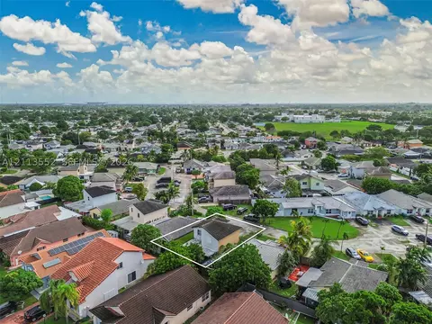 View/Area - 18666 NW 52nd Path, Miami Gardens, FL 33055 photo 8 of 18