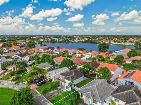 View/Area - 18666 NW 52nd Path, Miami Gardens, FL 33055 photo 4 of 18