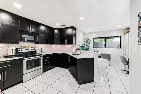 Kitchen - 18666 NW 52nd Path, Miami Gardens, FL 33055 photo 1 of 3