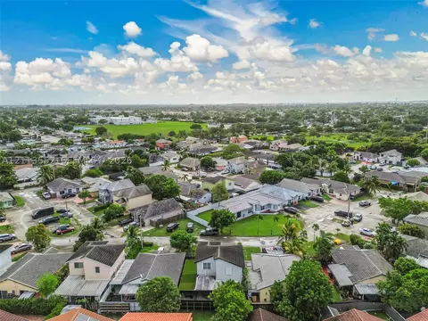 View/Area - 18666 NW 52nd Path, Miami Gardens, FL 33055 photo 9 of 18
