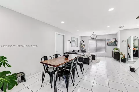 Dining - 18666 NW 52nd Path, Miami Gardens, FL 33055 photo 1 of 2