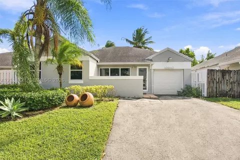 10340 SW 208th Ln, Cutler Bay, FL 33189