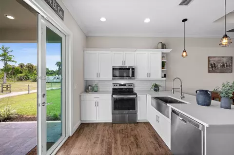 Kitchen - 1960 Moulder Dr, Naples, FL 34120 photo 2 of 3