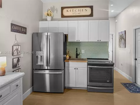 Kitchen - 1960 Moulder Dr, Naples, FL 34120 photo 3 of 3