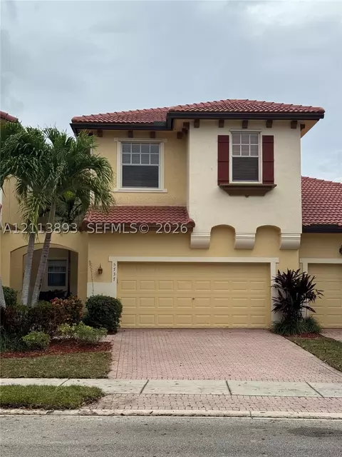 5737 NW 119th Dr, Coral Springs, FL 33076