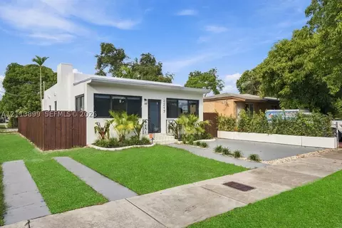 2217 SW 11th St, Miami, FL 33135