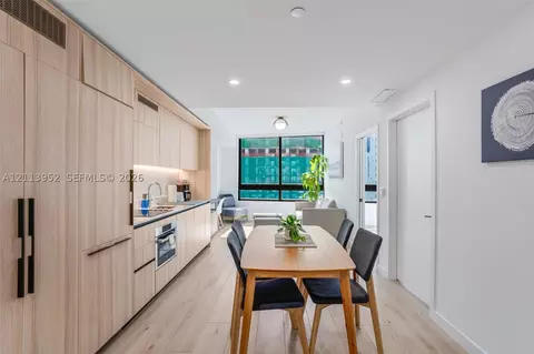 225 N Miami Ave #1907, Miami, FL 33128