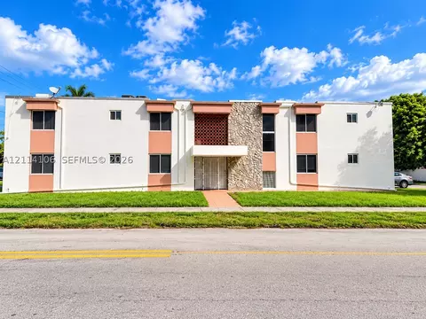 8990 SW 24th St #214, Miami, FL 33165