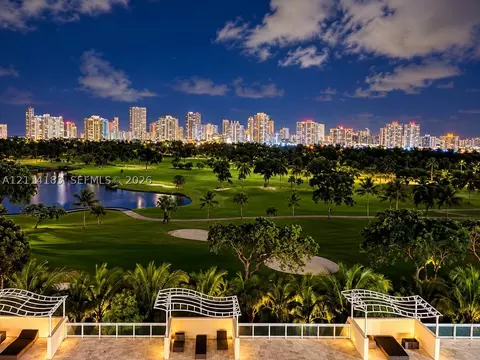 20379 W Country Club Dr #938, Aventura, FL 33180