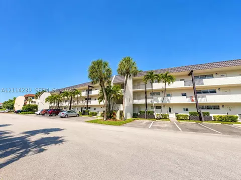 671 S Hollybrook Dr #206, Pembroke Pines, FL 33025