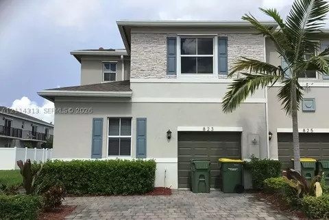 823 SE 17th St, Homestead, FL 33034
