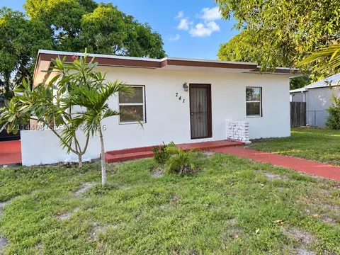 741 Jann Ave, Opa Locka, FL 33054