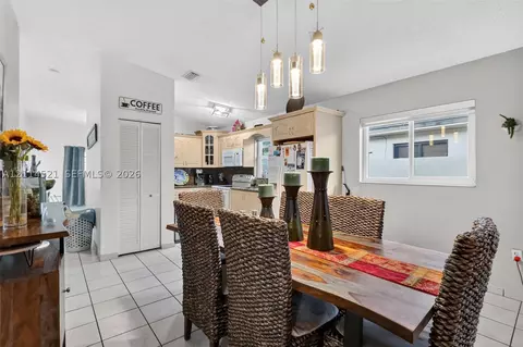 Other - 2427 W 70th Pl, Hialeah, FL 33016 photo 9 of 13