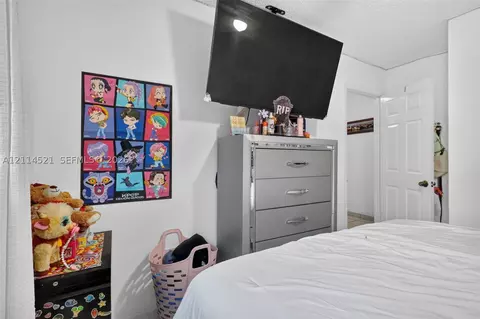 Bedroom - 2427 W 70th Pl, Hialeah, FL 33016 photo 7 of 8