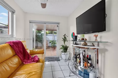Other - 2427 W 70th Pl, Hialeah, FL 33016 photo 10 of 13