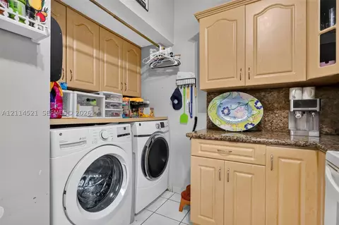Other - 2427 W 70th Pl, Hialeah, FL 33016 photo 8 of 13