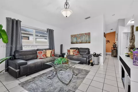 Other - 2427 W 70th Pl, Hialeah, FL 33016 photo 4 of 13