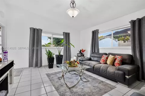 Other - 2427 W 70th Pl, Hialeah, FL 33016 photo 6 of 13