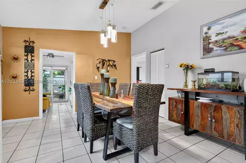 Dining - 2427 W 70th Pl, Hialeah, FL 33016 photo 1 of 3