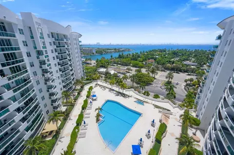 7900 Harbor Island Dr #1215, North Bay Village, FL 33141