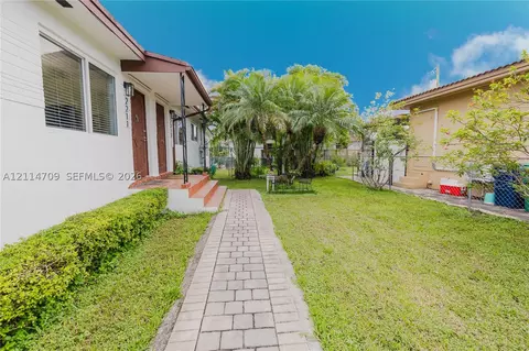 Undisclosed, Miami, FL 33155 photo 8