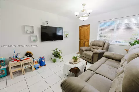Undisclosed, Miami, FL 33155 photo 7