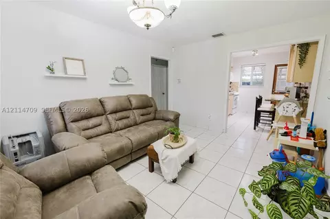 Undisclosed, Miami, FL 33155 photo 6
