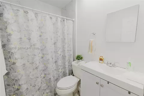 Undisclosed, Miami, FL 33155 photo 4