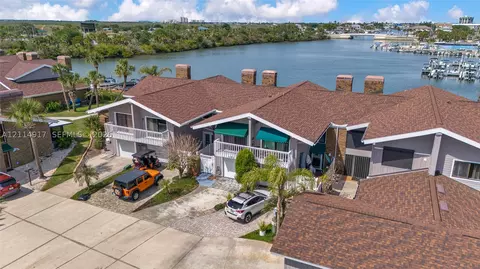 121 Lagoon, New Smyrna Beach, FL 32169