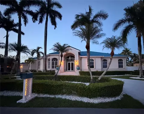 9861 SW 148th Ter, Miami, FL 33176