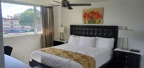 9720 S Hollybrook Lake Dr #303, Pembroke Pines, FL 33025