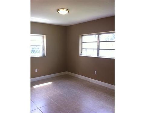 301 E 56 St, Hialeah, FL 33013 photo 5