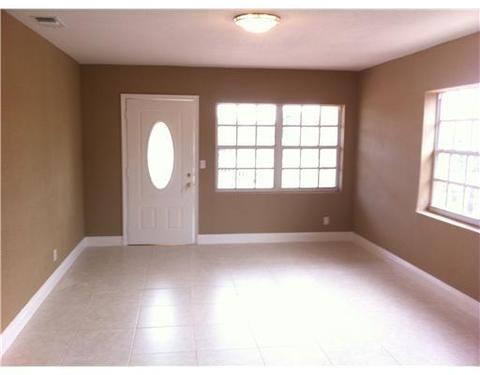 645 E 38 St, Hialeah, FL 33013 photo 2