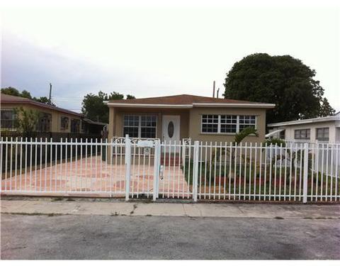 645 E 38 St, Hialeah, FL 33013 photo 1