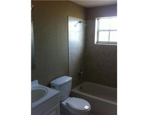645 E 38 St, Hialeah, FL 33013 photo 6