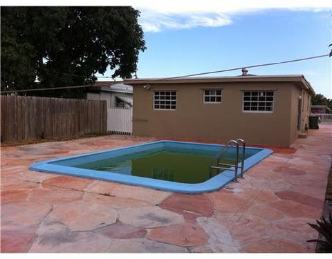 645 E 38 St, Hialeah, FL 33013 photo 8