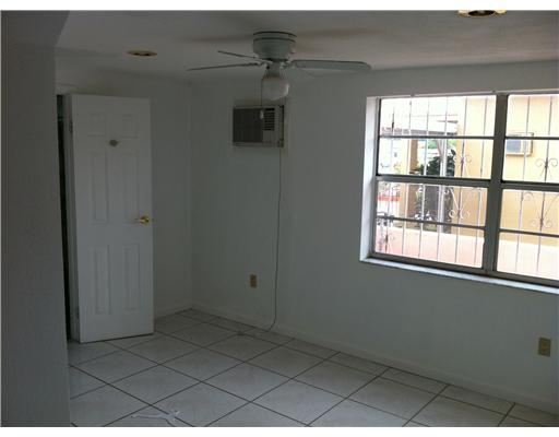 109 W 14 St, Hialeah, FL 33010 photo 2